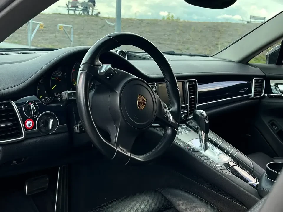 2016 Porsche 970 Panamera S - Image 8 of 18