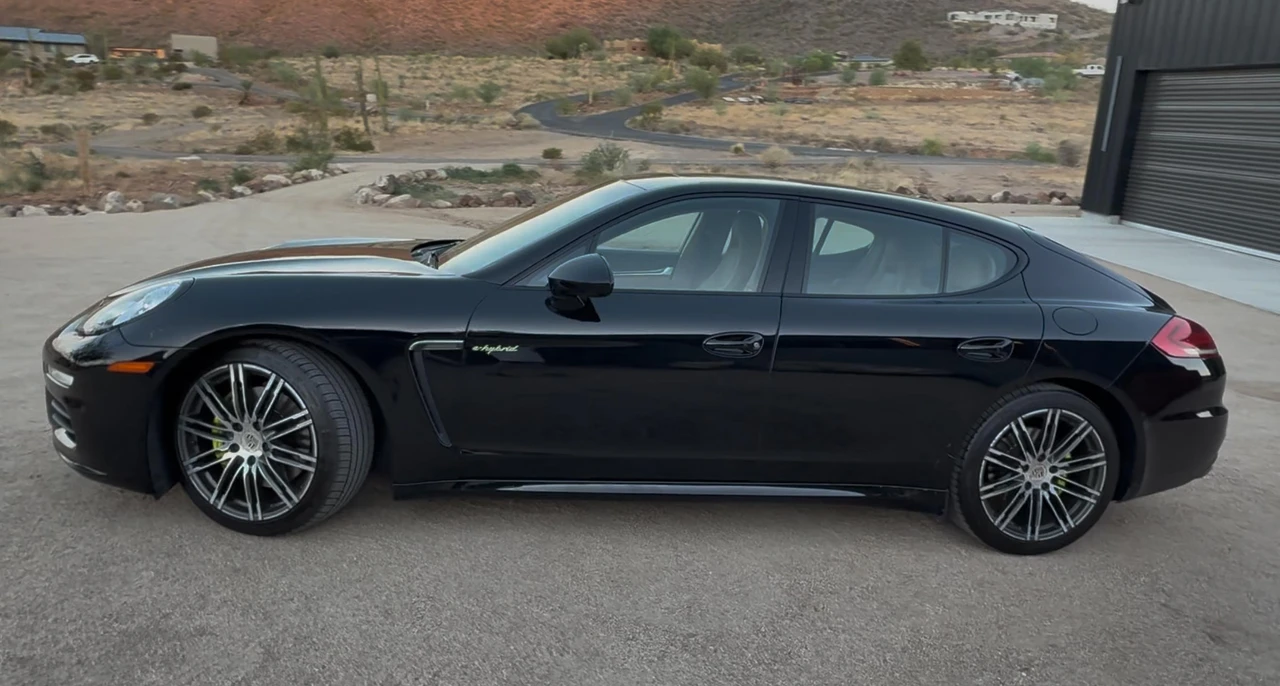 2016 Porsche 970 Panamera S - Image 16 of 31