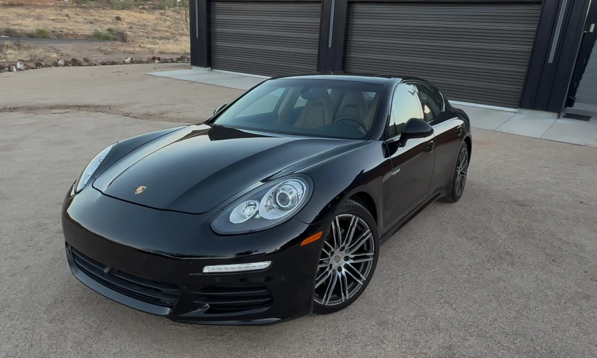 2016 Porsche 970 Panamera S - Image 14 of 31