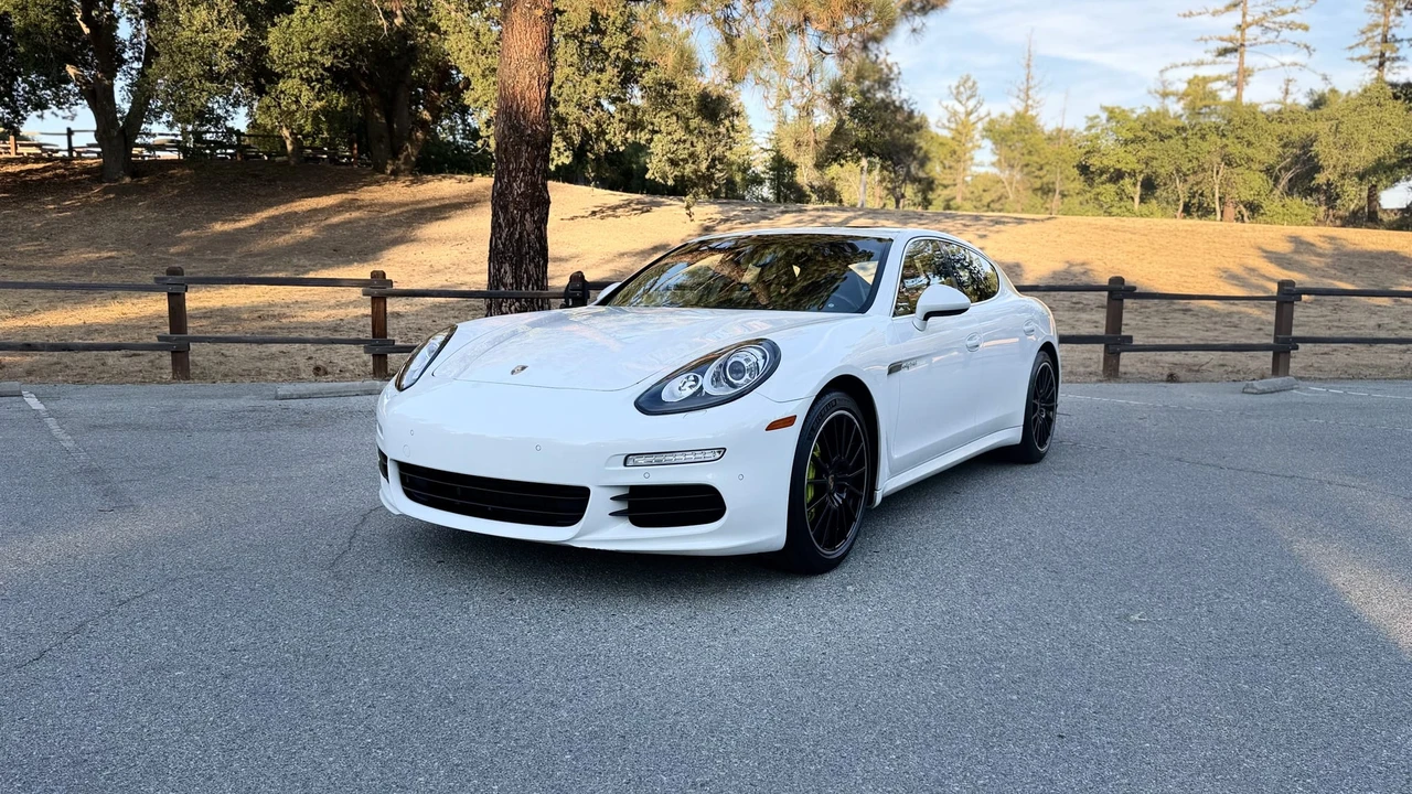 2016 Porsche 970 Panamera S - Image 9 of 31