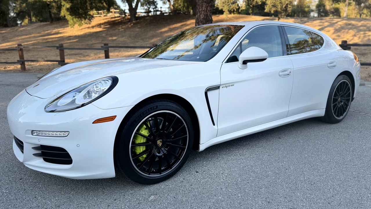 2016 Porsche 970 Panamera S - Image 21 of 31