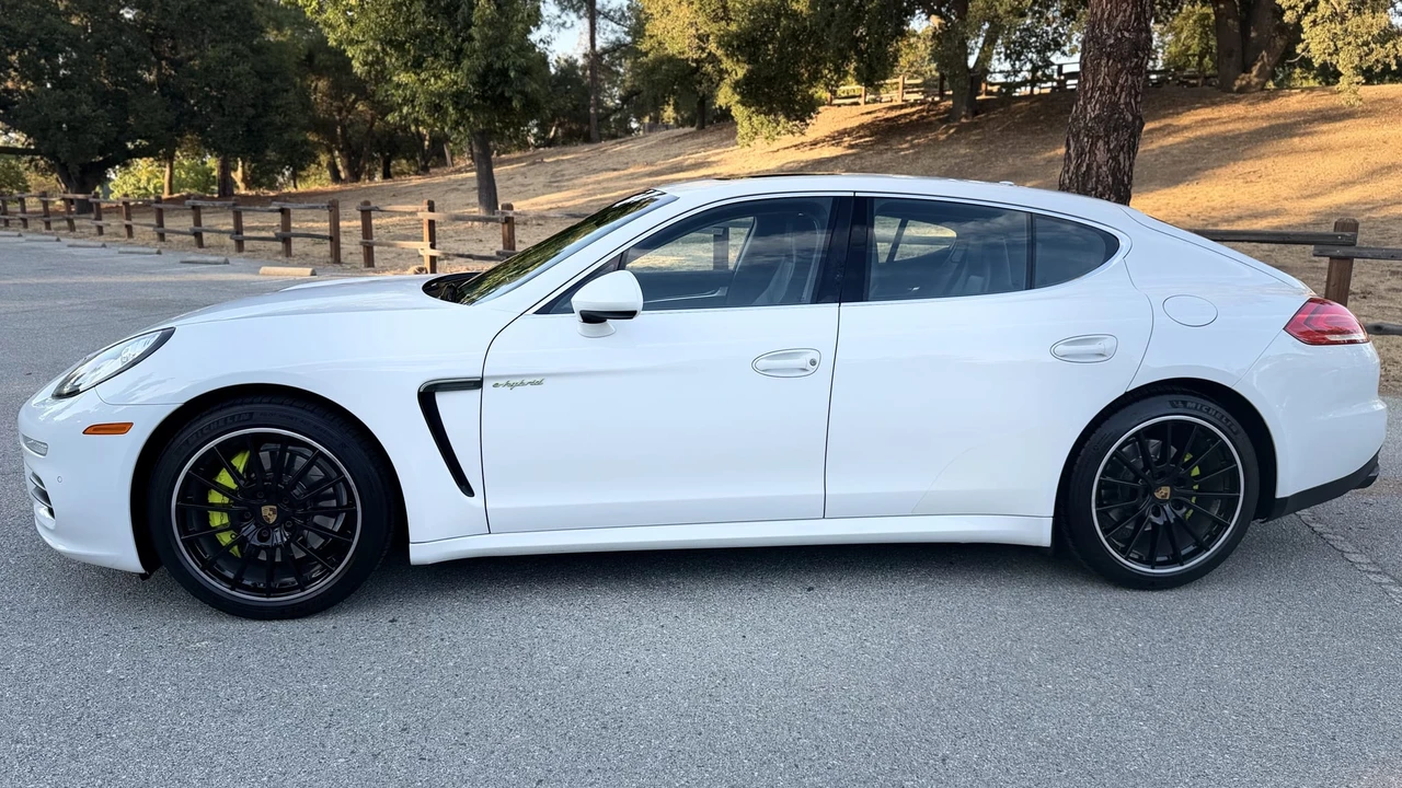 2016 Porsche 970 Panamera S - Image 22 of 31