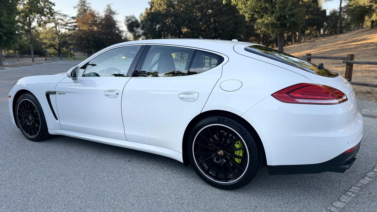 2016 Porsche 970 Panamera S - Image 23 of 31