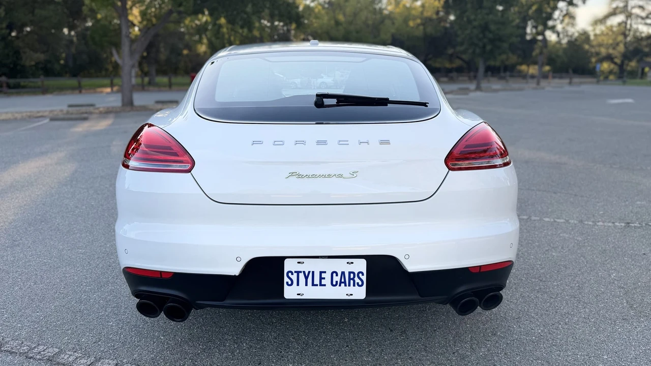 2016 Porsche 970 Panamera S - Image 25 of 31