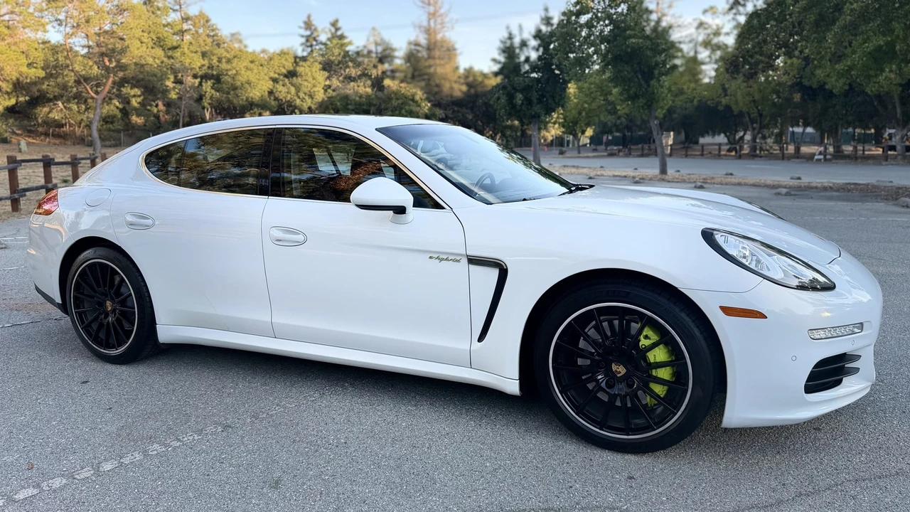 2016 Porsche 970 Panamera S - Image 29 of 31