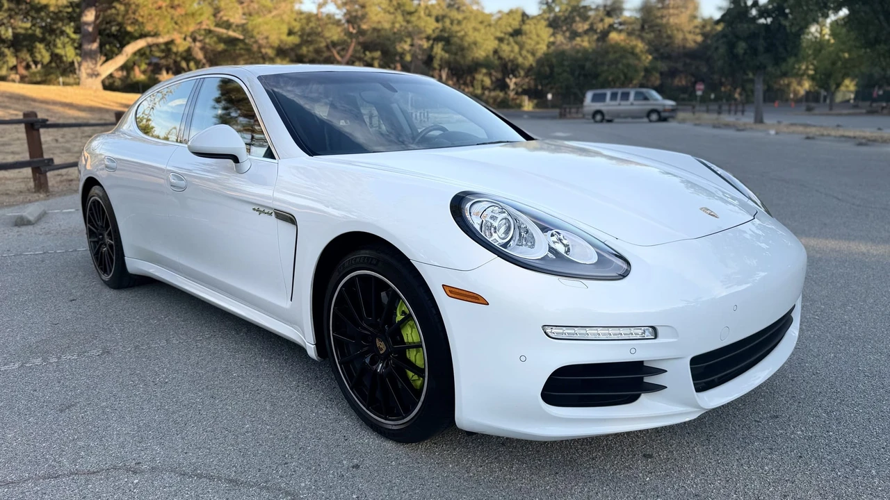 2016 Porsche 970 Panamera S - Image 30 of 31