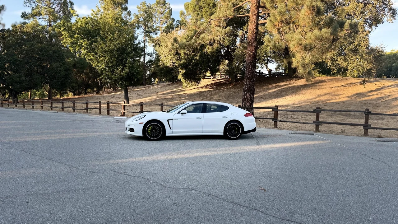 2016 Porsche 970 Panamera S - Image 3 of 31