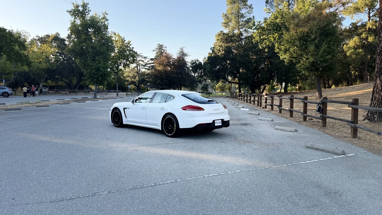 2016 Porsche 970 Panamera S - Image 4 of 31