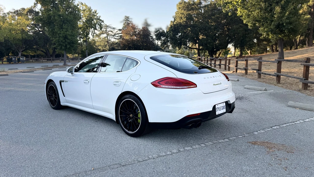 2016 Porsche 970 Panamera S - Image 13 of 31