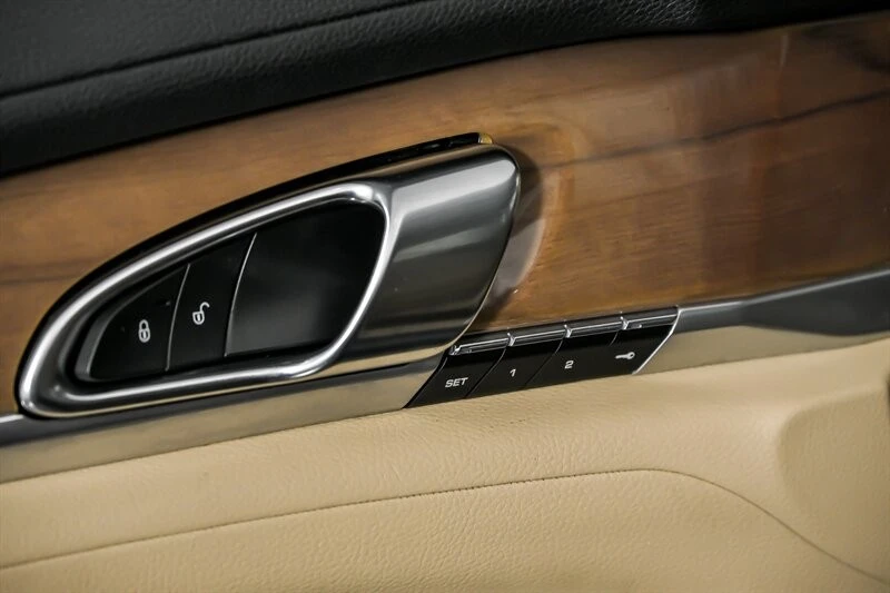 2016 Porsche 970 Panamera - Image 18 of 21