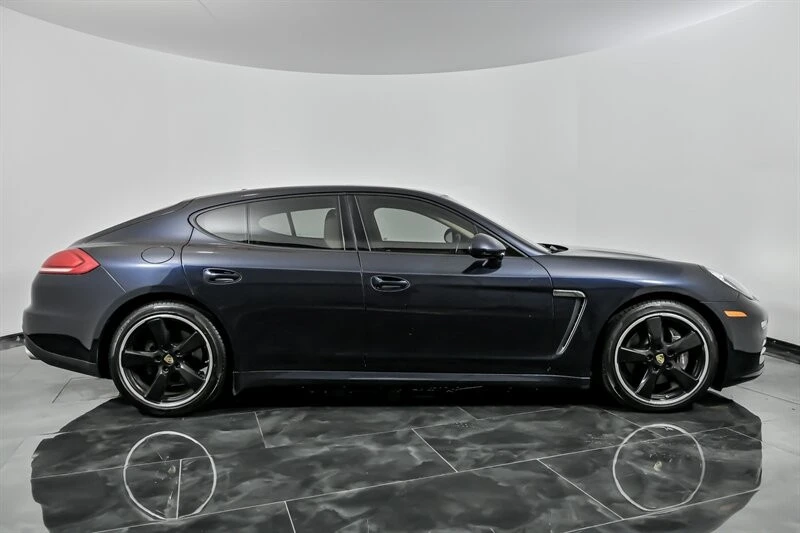 2016 Porsche 970 Panamera - Image 13 of 21