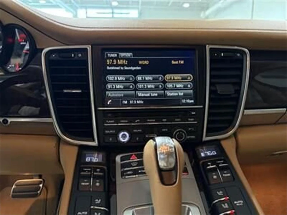 2016 Porsche 970 Panamera - Image 17 of 19