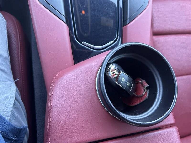 2016 Porsche Panamera - Image 26 of 31