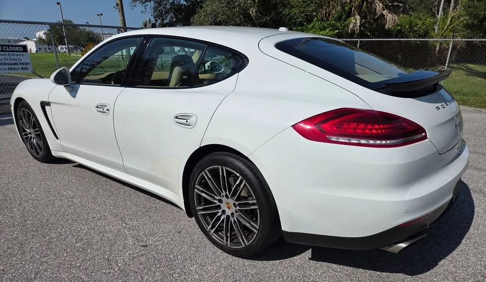 2016 Porsche Panamera - Image 13 of 20