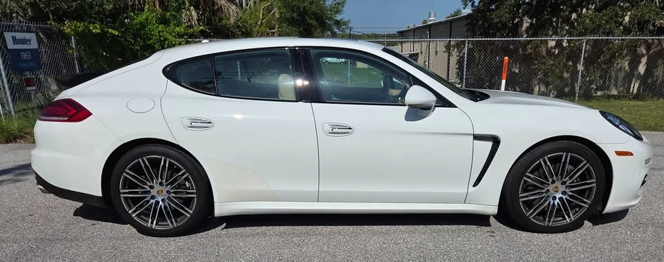 2016 Porsche Panamera - Image 19 of 20