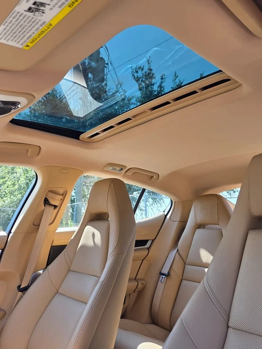 2016 Porsche Panamera - Image 18 of 20