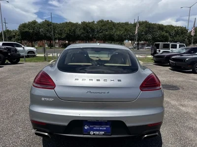 2016 Porsche Panamera - Image 7 of 20