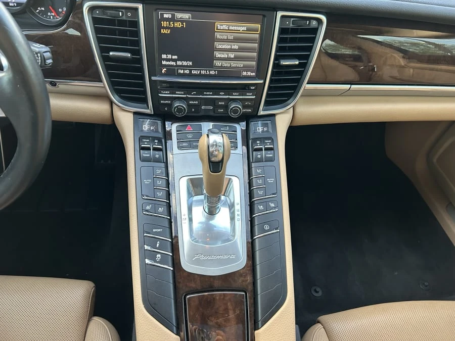 2016 Porsche 970 Panamera - Image 9 of 12