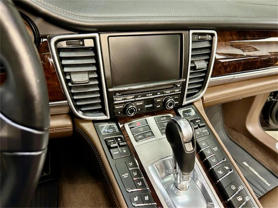 2016 Porsche Panamera - Image 19 of 31