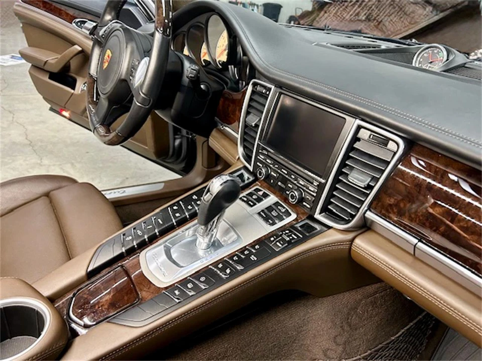 2016 Porsche Panamera - Image 21 of 31