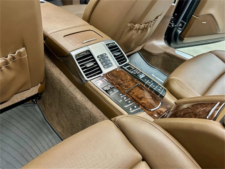 2016 Porsche Panamera - Image 25 of 31