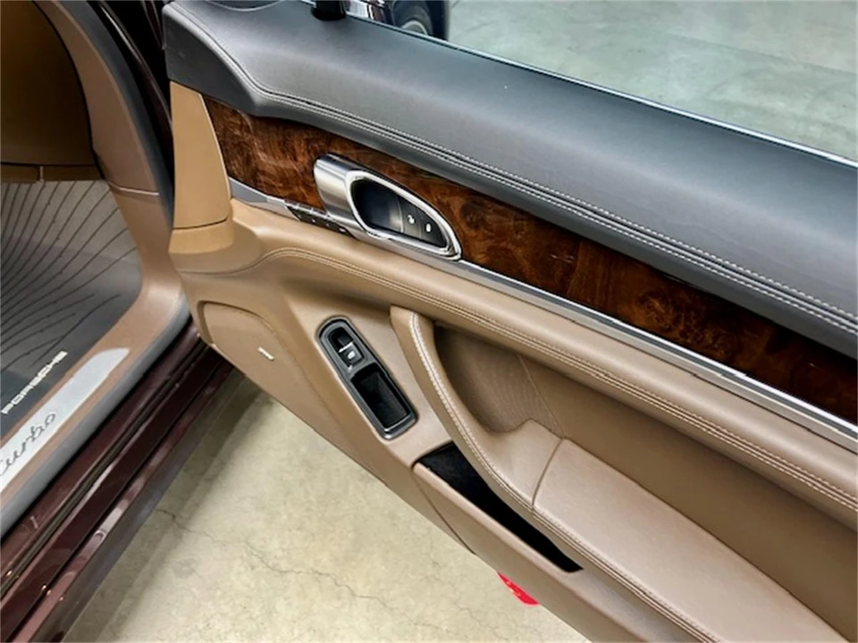 2016 Porsche Panamera - Image 26 of 31