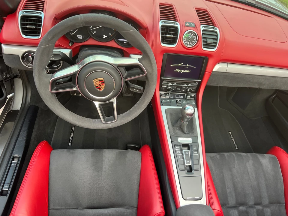 2016 Porsche 981 Boxster Spyder - Image 23 of 26