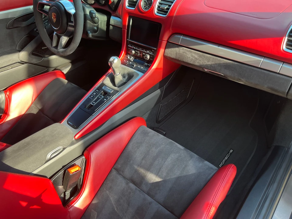 2016 Porsche 981 Boxster Spyder - Image 6 of 26