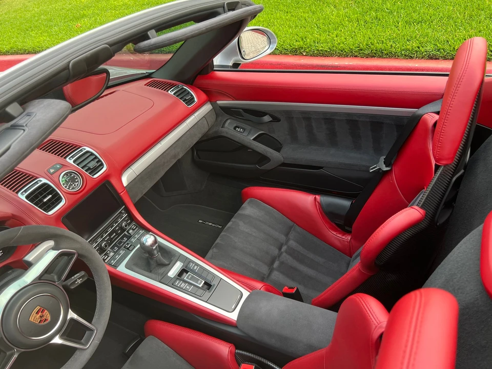 2016 Porsche 981 Boxster Spyder - Image 24 of 26