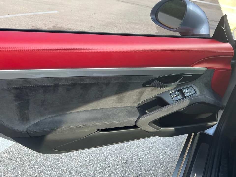 2016 Porsche 981 Boxster Spyder - Image 15 of 26