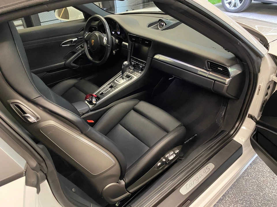 2016 Porsche 991 Targa 4 & 4S - Image 13 of 23