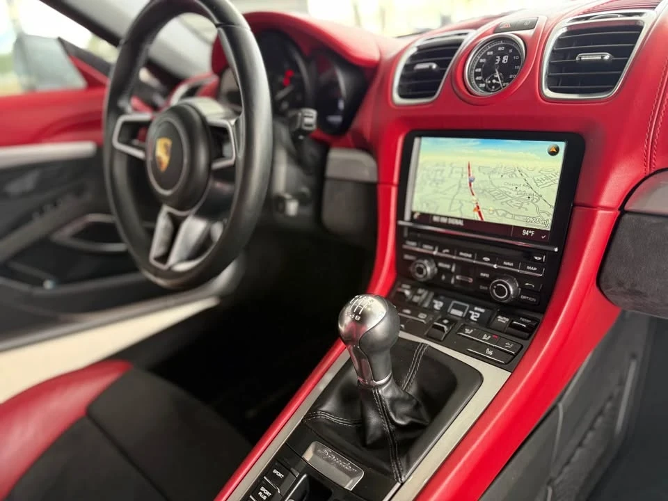 2016 Porsche 981 Boxster Spyder - Image 9 of 10
