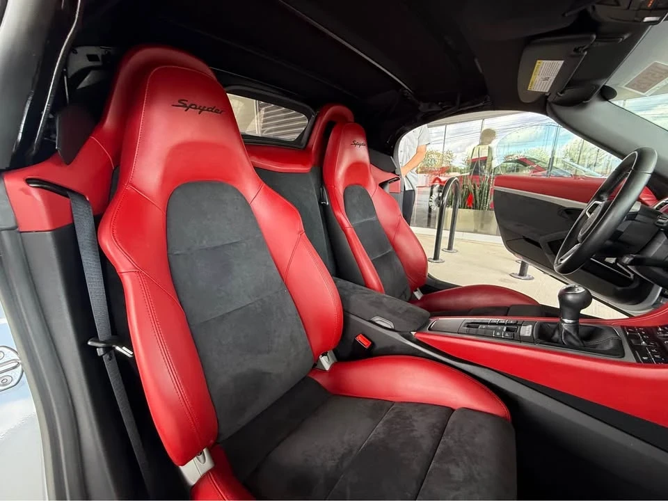 2016 Porsche 981 Boxster Spyder - Image 8 of 10