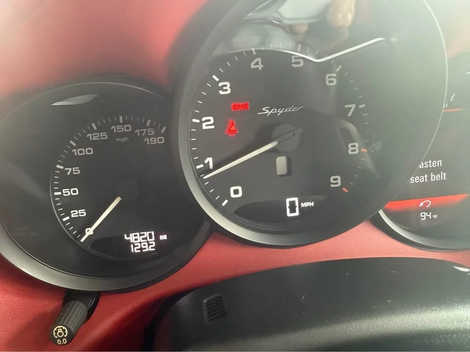 2016 Porsche 981 Boxster Spyder - Image 5 of 10