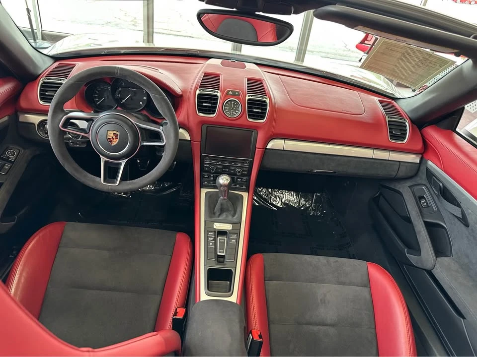 2016 Porsche 981 Boxster Spyder - Image 10 of 12
