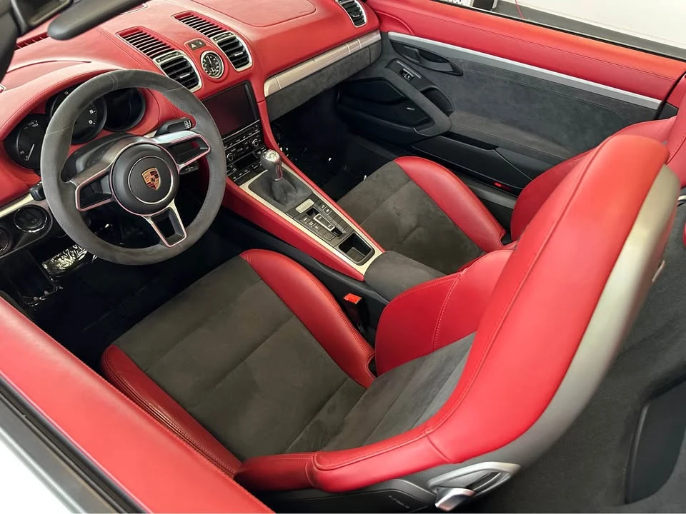 2016 Porsche 981 Boxster Spyder - Image 9 of 12