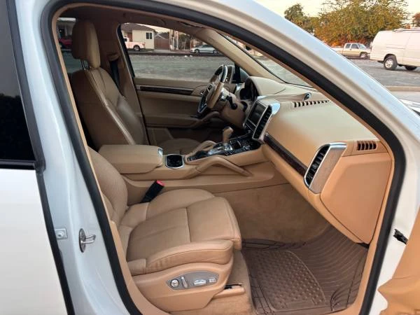 2016 Porsche 958 Cayenne - Image 16 of 20