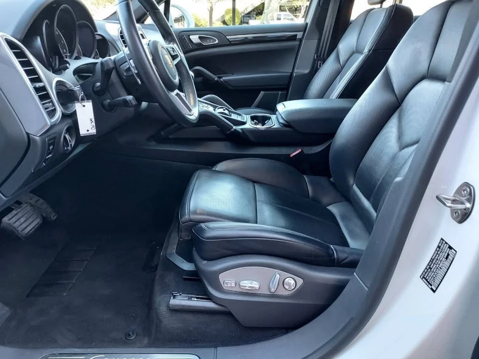 2016 Porsche 958 Cayenne - Image 9 of 20