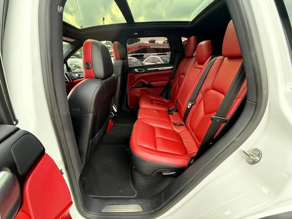 2016 Porsche 958 Cayenne - Image 10 of 20