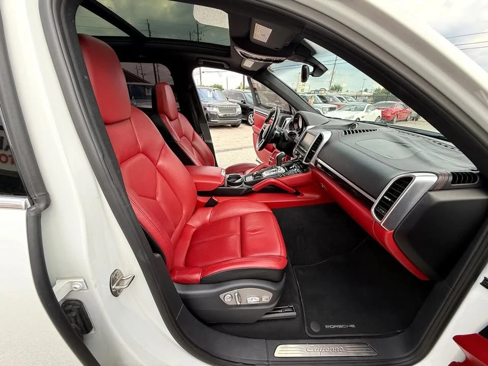 2016 Porsche 958 Cayenne - Image 14 of 20
