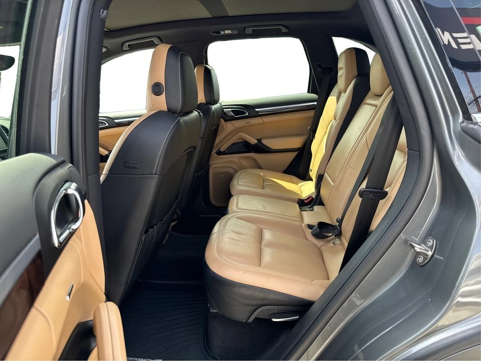 2016 Porsche 958 Cayenne - Image 10 of 20