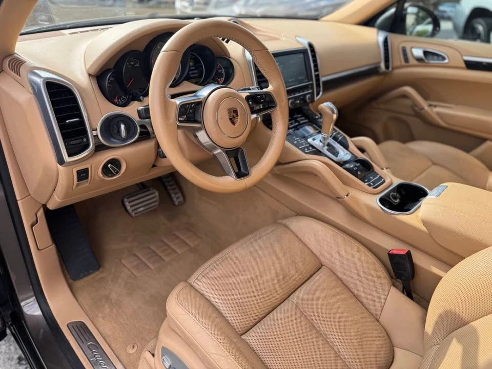 2016 Porsche 958 Cayenne - Image 12 of 20