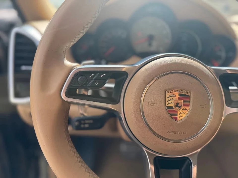 2016 Porsche 958 Cayenne - Image 13 of 20