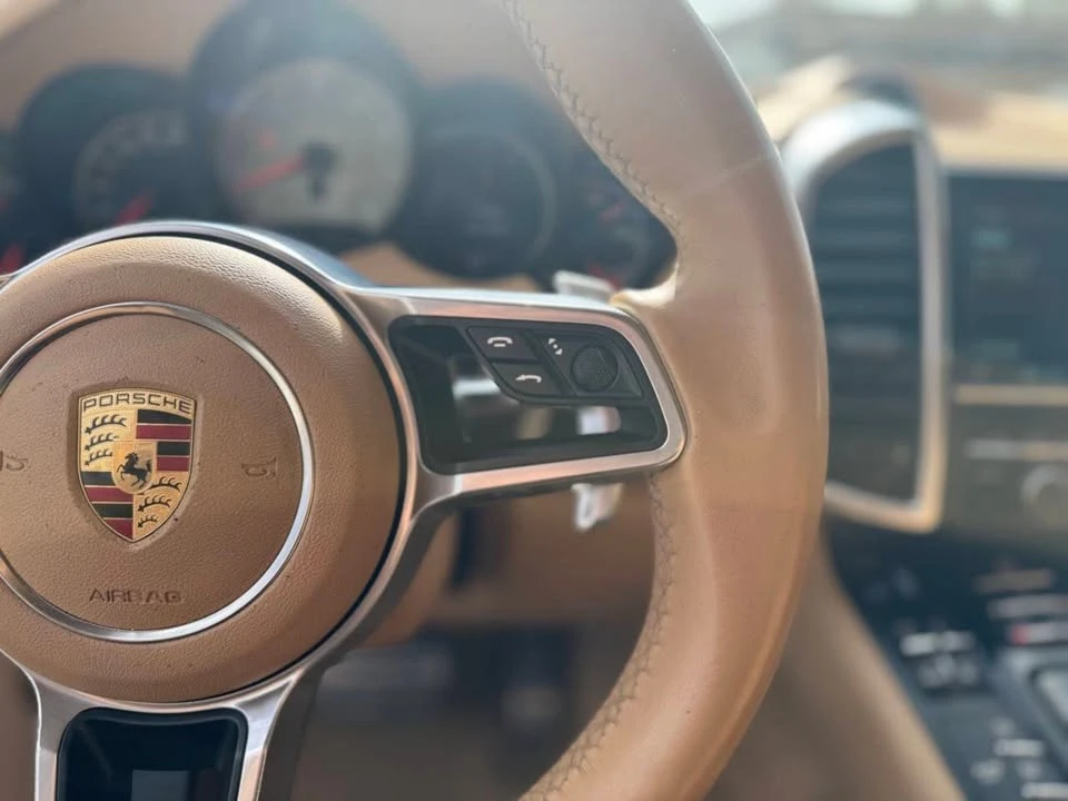 2016 Porsche 958 Cayenne - Image 14 of 20