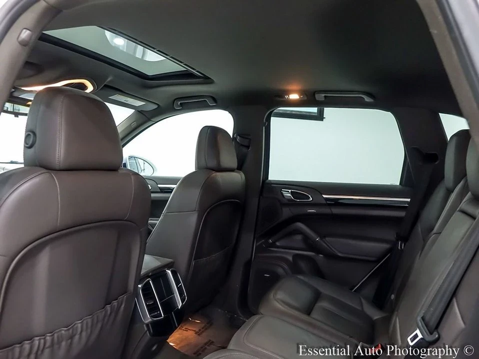 2016 Porsche 958 Cayenne - Image 18 of 19
