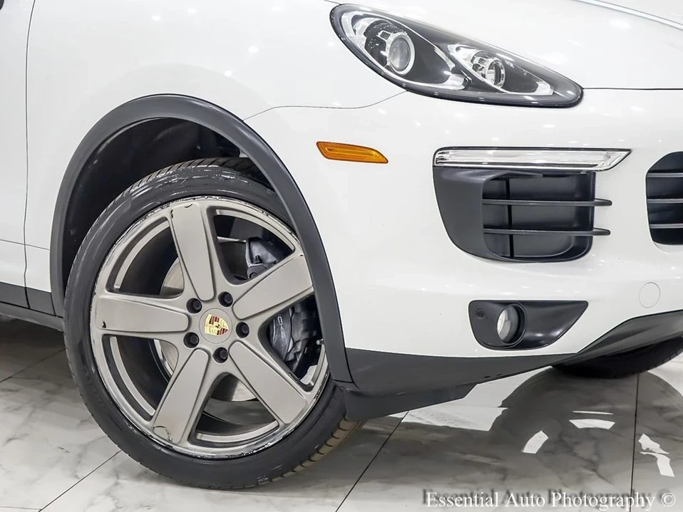 2016 Porsche 958 Cayenne - Image 10 of 19