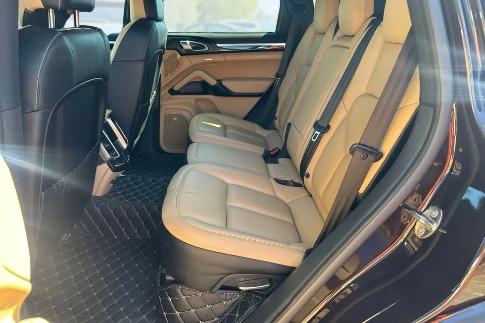 2016 Porsche 958 Cayenne - Image 9 of 18