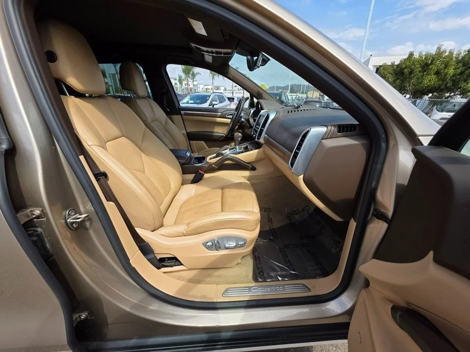 2016 Porsche 958 Cayenne - Image 9 of 19