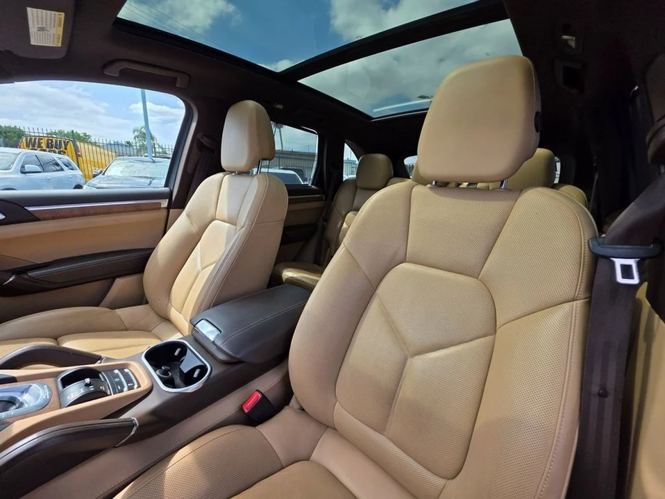 2016 Porsche 958 Cayenne - Image 18 of 19