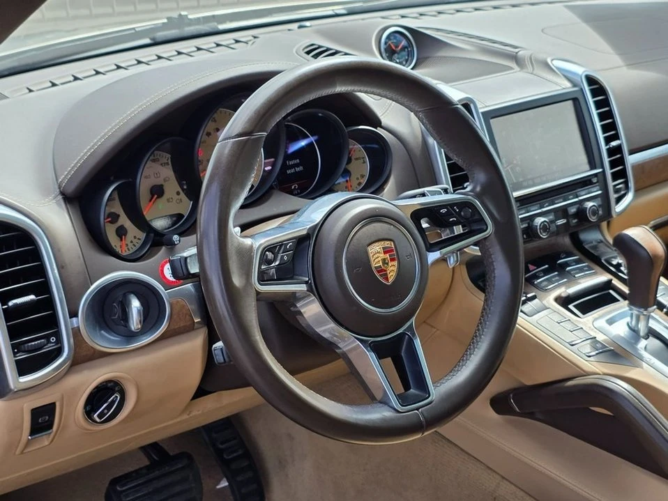 2016 Porsche 958 Cayenne - Image 16 of 19